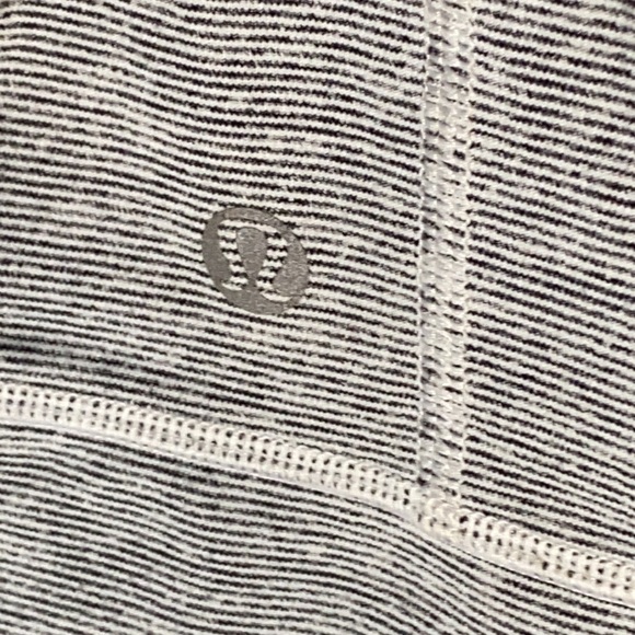 Lululemon Stride Jacket Size 10 - Picture 3 of 6